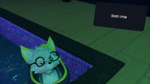 Wattlefoxxo in pool.jpg